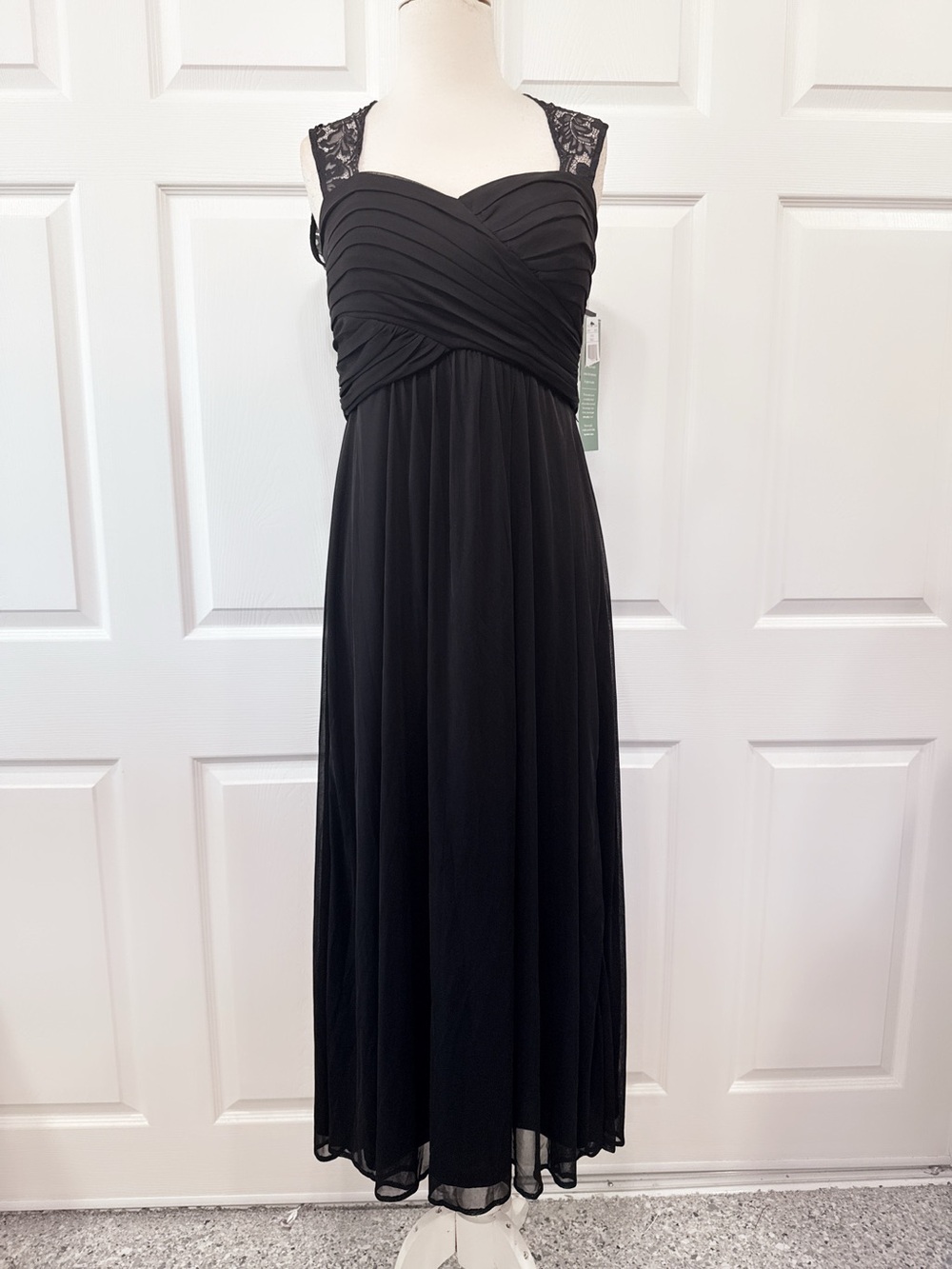 Scarlett Black Ruched Bodice Lace-Shoulder Maxi Dress